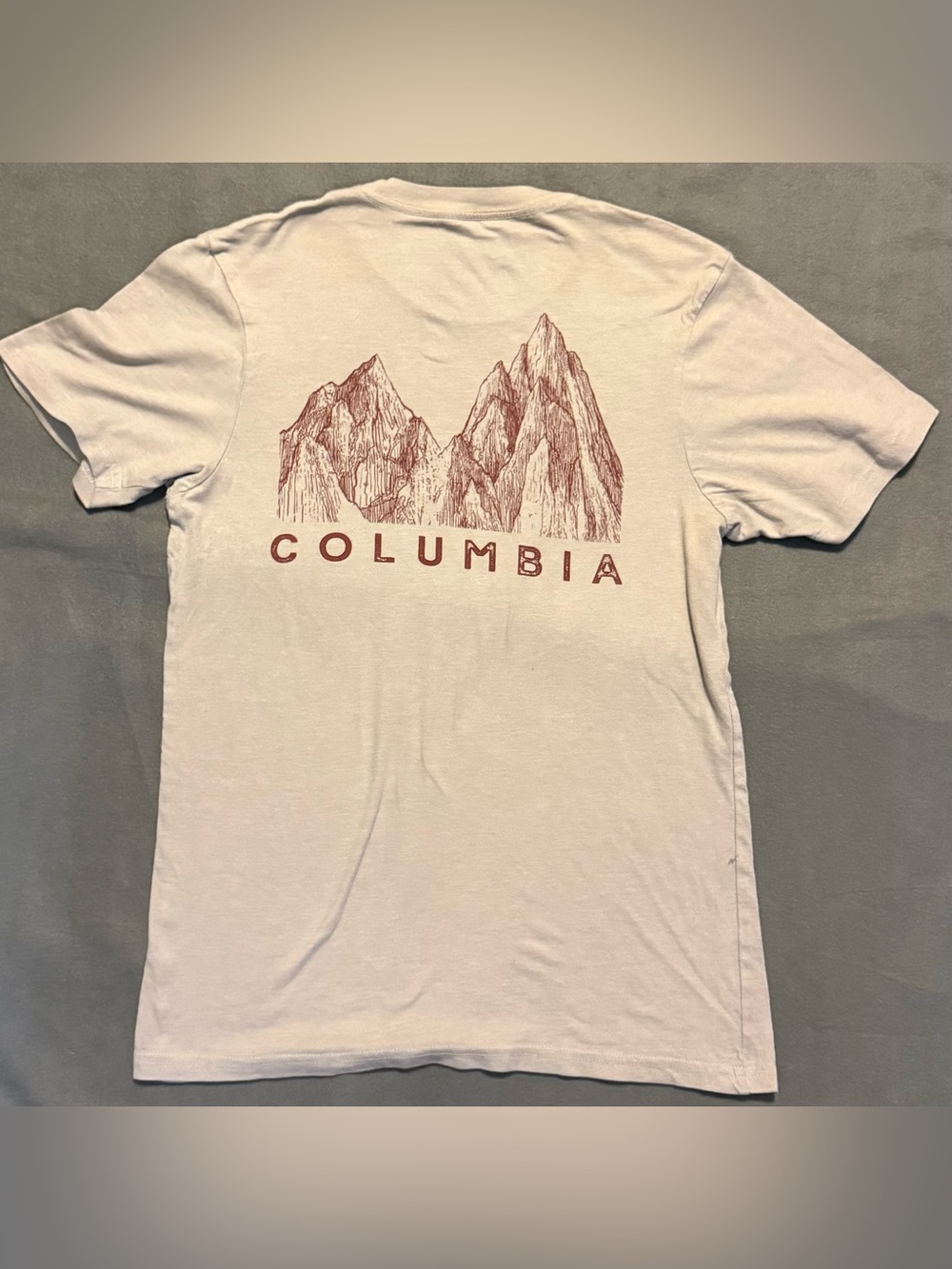 Columbia Mountain Graphic T-Shirt Men’s Medium Beige Short Sleeve Tee